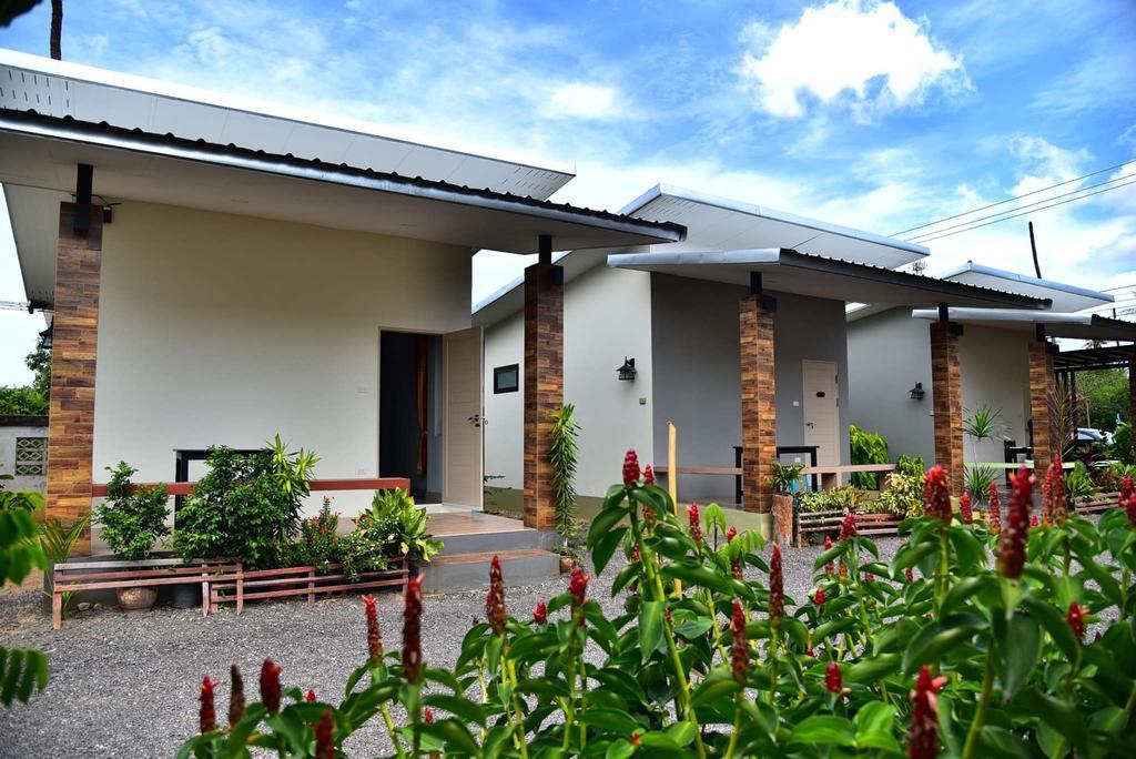 The House At Pranburi Hotel Buitenkant foto